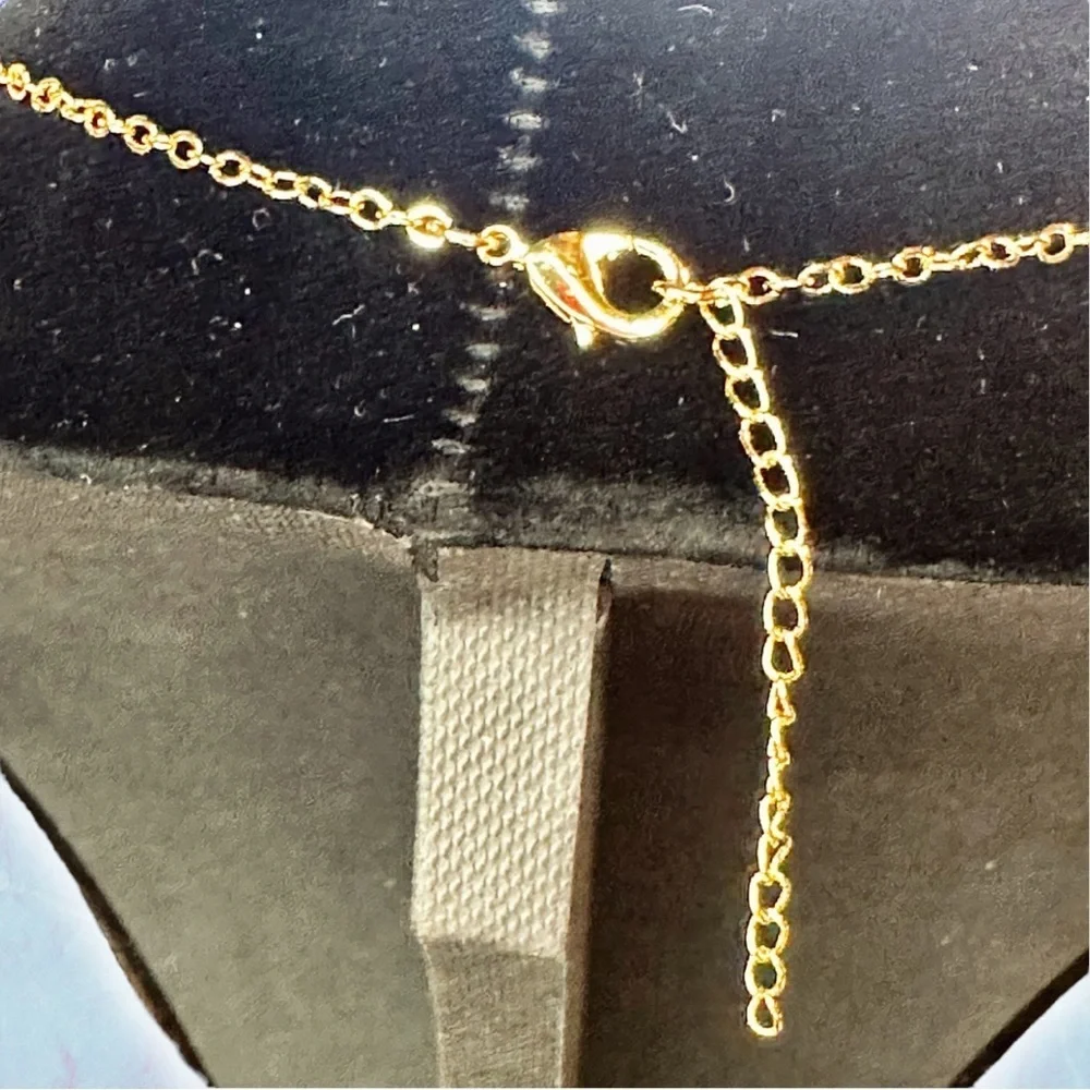 NEW Meghan Markle Inspired Yellow Gold-Filled Inverted Teardrop Pendant Necklace